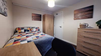Large Off-suite Rooms close to Southampton Uni Main Photo
