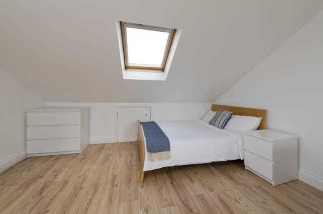 Studio Flat Available to Rent W12 Main Photo