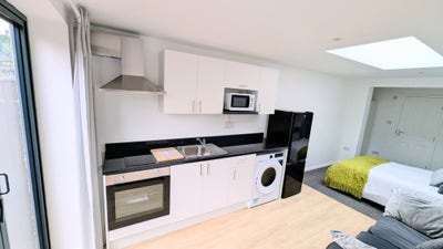 Brand New Gorgeous Garden Studio Flat  Main Photo