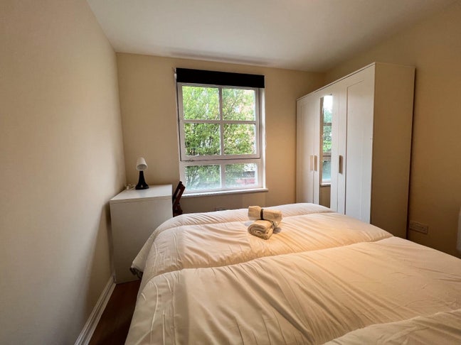 Double Room Available – Broughton Road, Edinburgh Main Photo