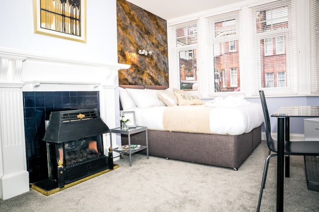 Large ensuite room in the Meads Main Photo