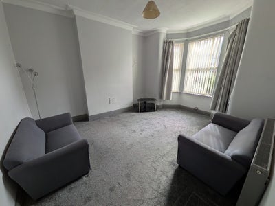 Large 4 Bedroom Property Available Main Photo