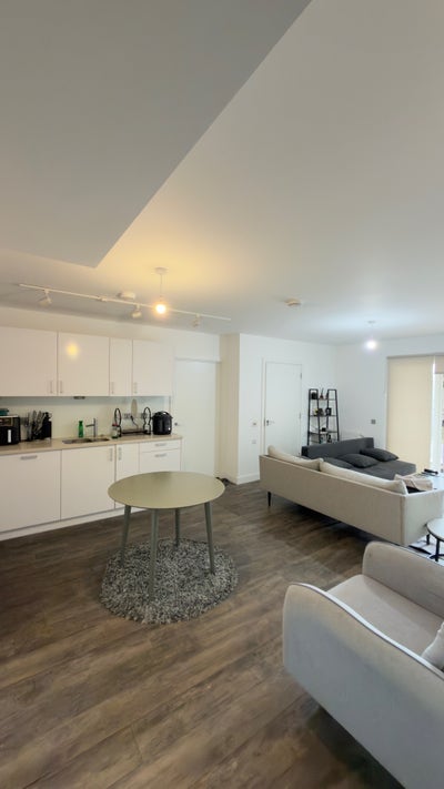 Stunning Large Ensuite Room ~ Pontoon Dock Main Photo