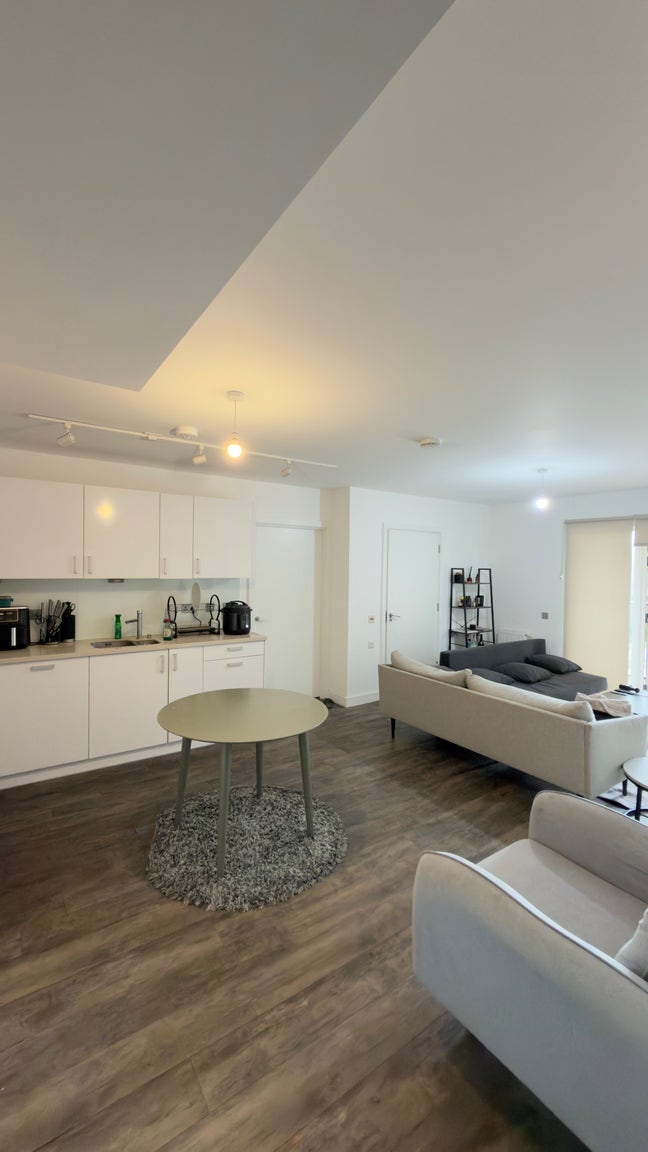 Stunning Large Ensuite Room ~ Pontoon Dock Main Photo