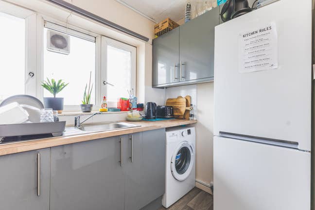 2 Cheap room in very clean and looked after flat Main Photo