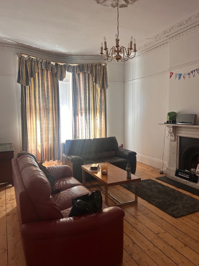 Room avaliable on Alma Road Main Photo