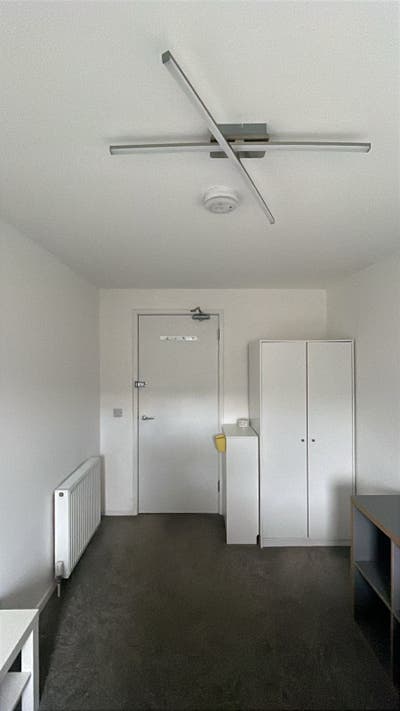 Short period let- room in Leith Main Photo