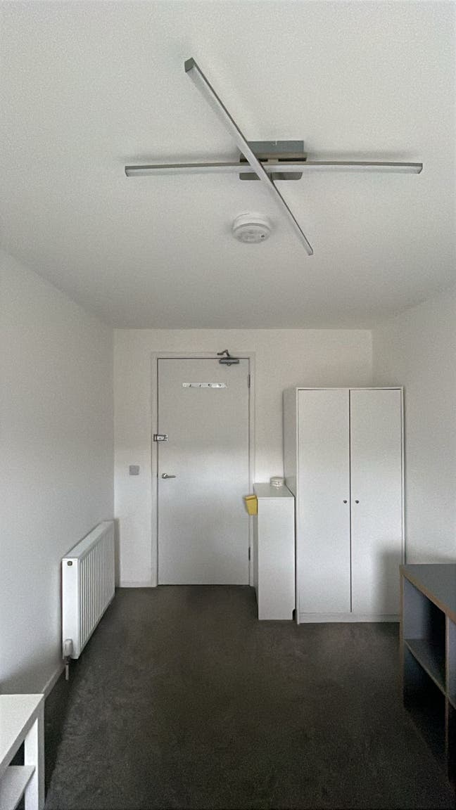 Short period let- room in Leith Main Photo