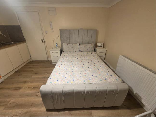 Ensuite Studio Available in Marylebone Main Photo