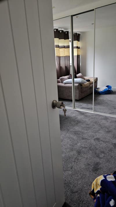 Nice Double Room in 3 bedroom House Main Photo
