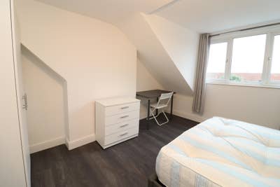 🏡 2 Rooms Available in West Hampstead🌿 Main Photo