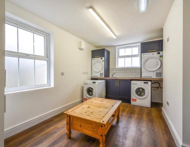 Premium Rooms Available! Central SO23!!Bills Inc! Main Photo