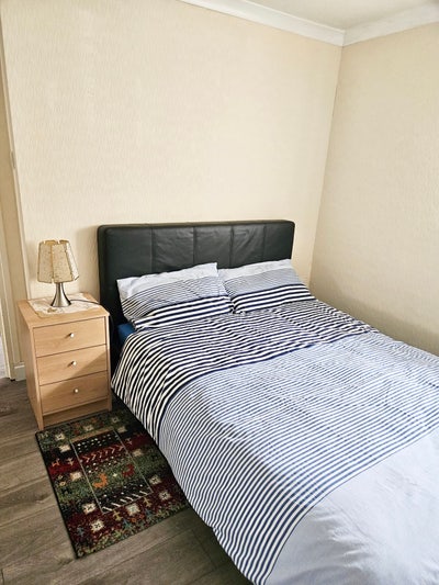 Double Room own separate WC  - Kennedy Avenue EN3 Main Photo