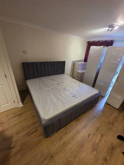 A 1 ensuite and 1 double Room for rent in UB5  Main Photo