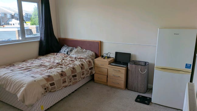 Securely Employed person required for house share Main Photo
