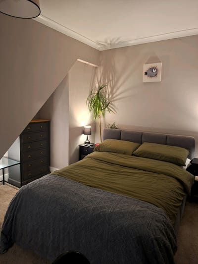MON - FRI &pound;650 pcm. Sunny room in BA1  Main Photo