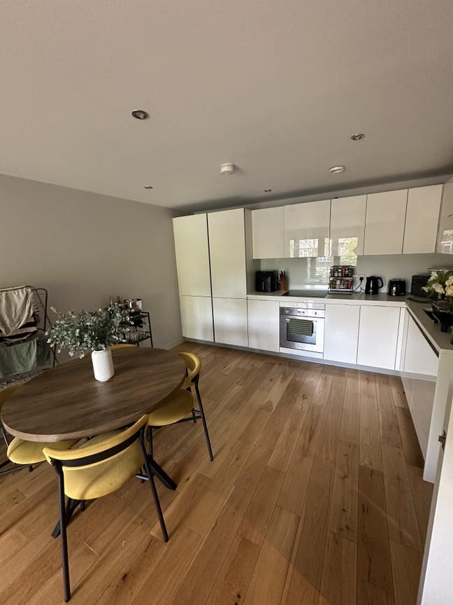 Ensuite Room in Stockwell/Brixton |&pound;1,375 Oct 15th Main Photo