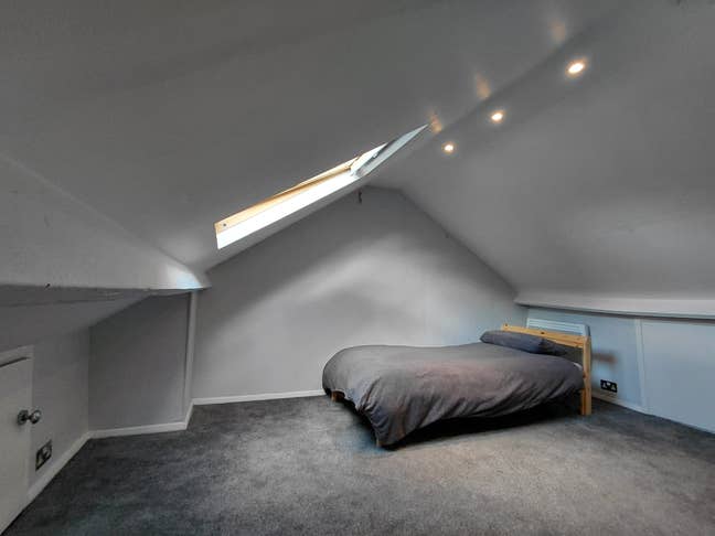 Private Loft Bedroom + Separate Lounge -Northfleet Main Photo
