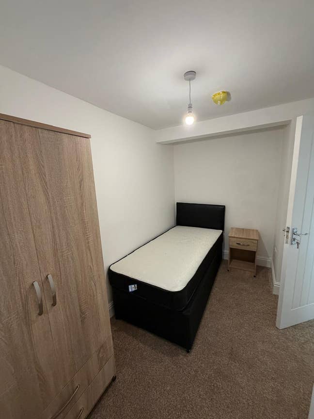 Double Room Available Main Photo