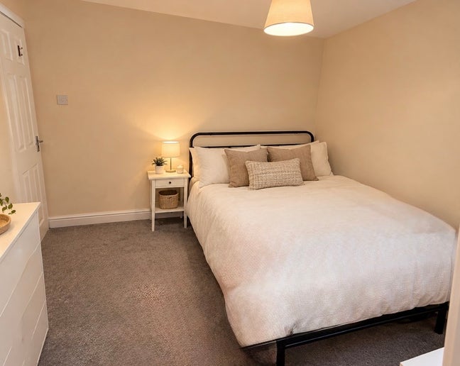 Fully Furnished Double Room Available Main Photo