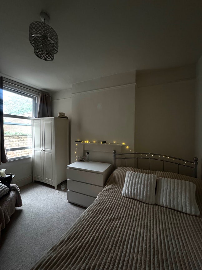 Lovely Double Room in Fulham/Parsons Green  Main Photo
