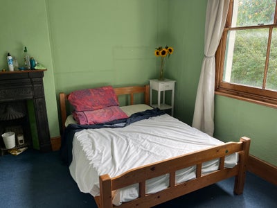 Room available Main Photo