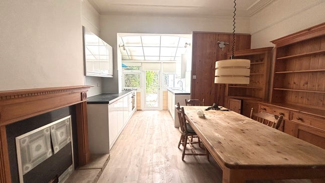 5 Bedroom Home in Dulwich with Garden & Parking Main Photo