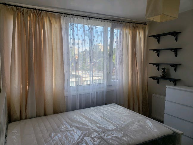 Double Room in Roehampton  Main Photo