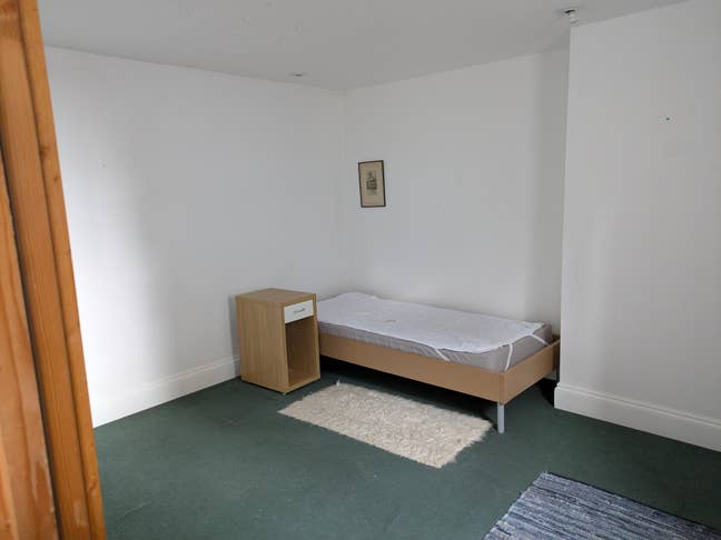 Bedroom in Cotham with parking Main Photo