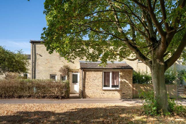 2 double rooms available immediately, park view  Main Photo