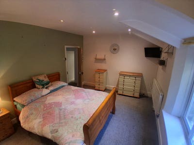 Large double room in 5-bed farmhouse Main Photo