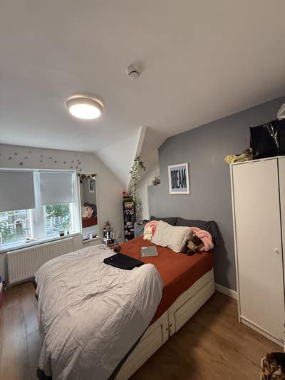 Spacious 2-Bedroom Fully Furnished Apartment – Mov Main Photo