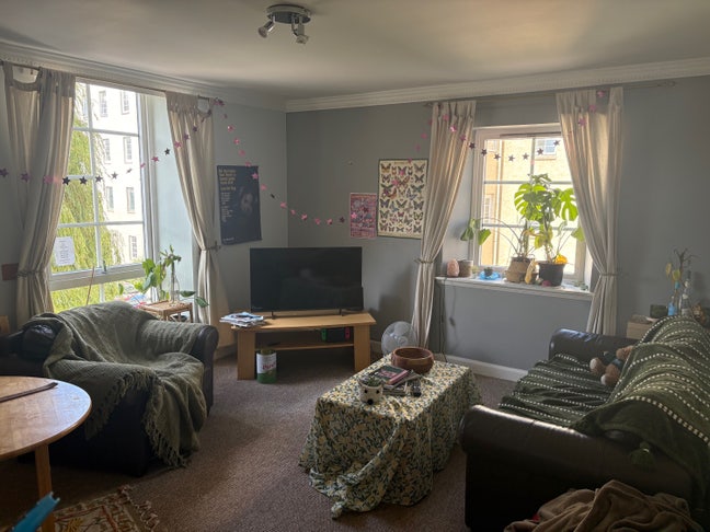 Room Available in Haymarket -From Oct Main Photo