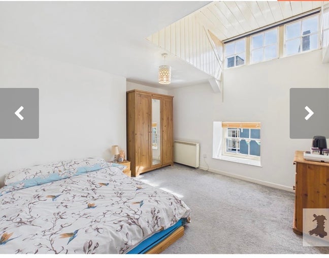 Huge sunny double room Main Photo