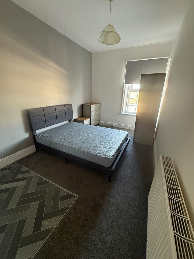 Fully Furnished Double Room in Modern Hmo – CA1  Main Photo