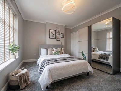 Refurbished House Share, Bills inc, Free Parking Main Photo