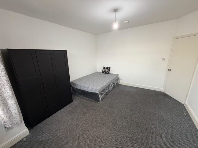 Fully Furnished Double Room - TW3  Main Photo