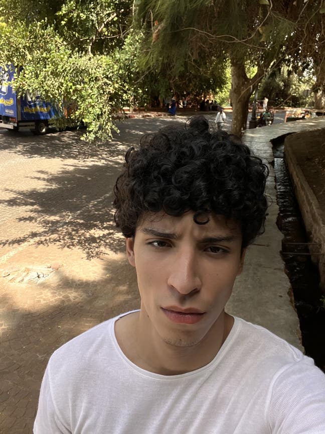 italian teen moving to england Main Photo