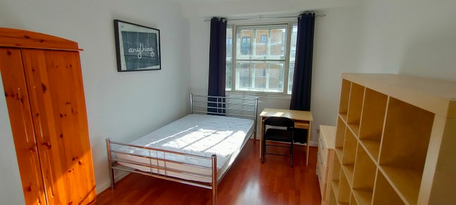 Spacious ensuite double room in Tower Hill Main Photo