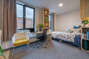 En-suite room in a modern house for Postgraduates Main Photo