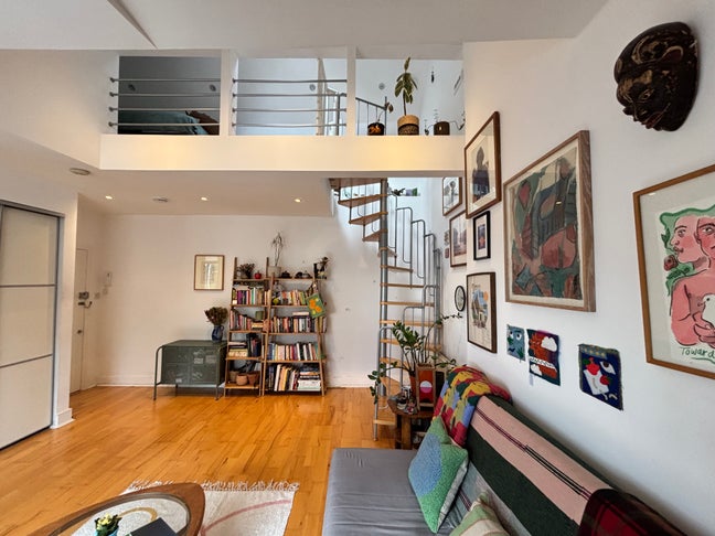 Beautiful Mezzanine Apartment Main Photo