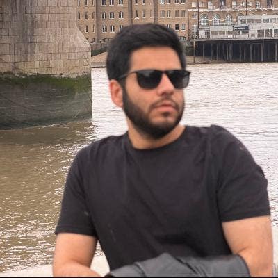 Professional Male seeks a single or double room Main Photo