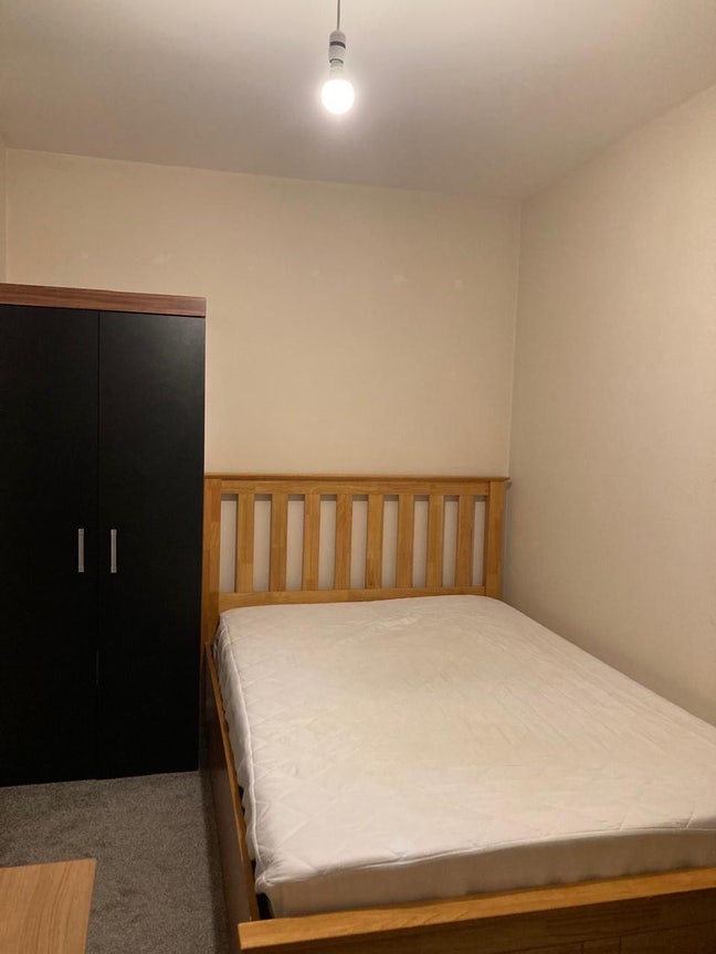 Furnished double room available Main Photo