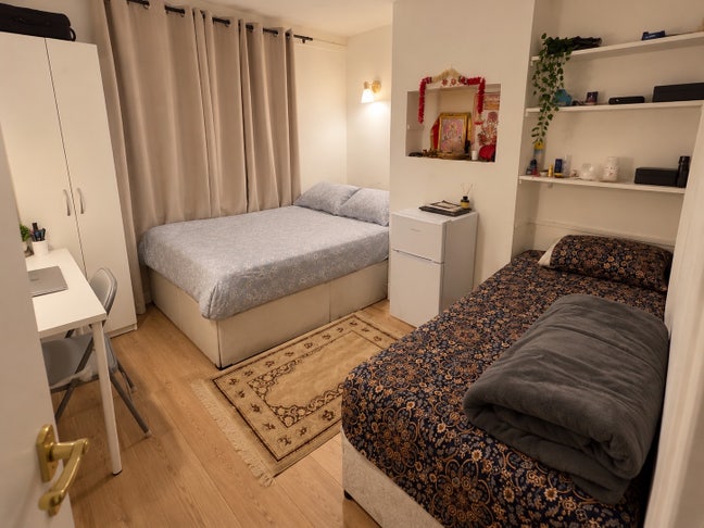 Big double room in Neasden  Main Photo