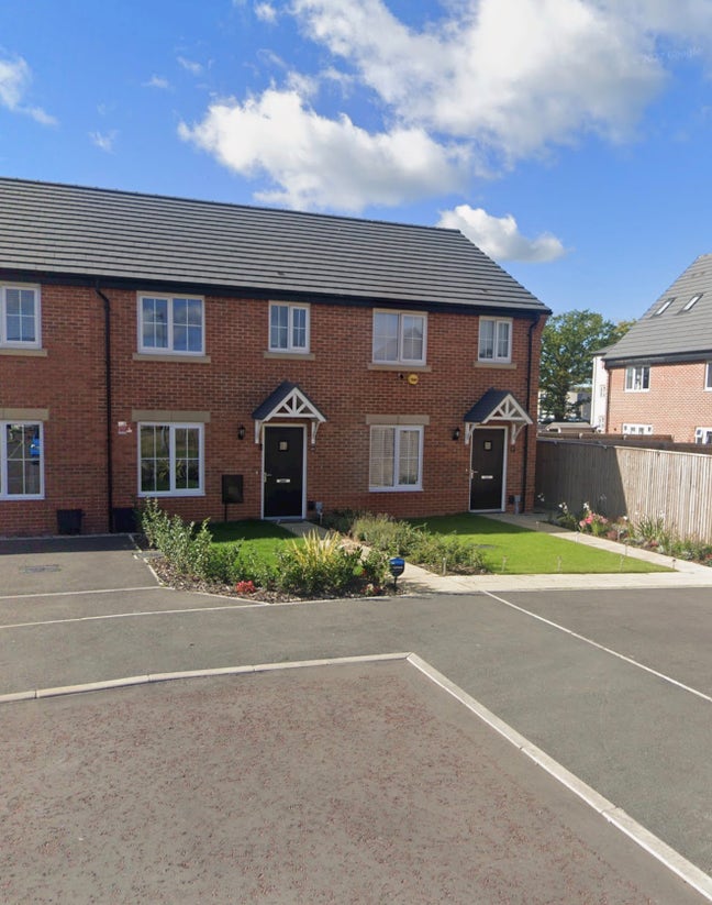 Three bedroom house Cottam, Preston Main Photo