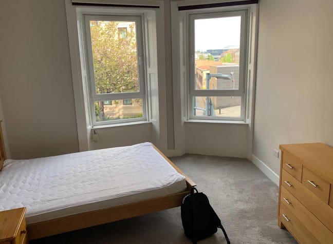 Spacious Double Room in 4 Bed Flat  Main Photo
