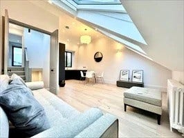 Recently refurbished spacious 2 bed Main Photo
