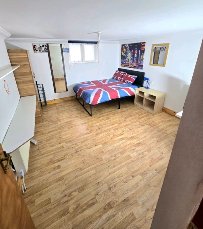 Nice single room at limehouse Main Photo