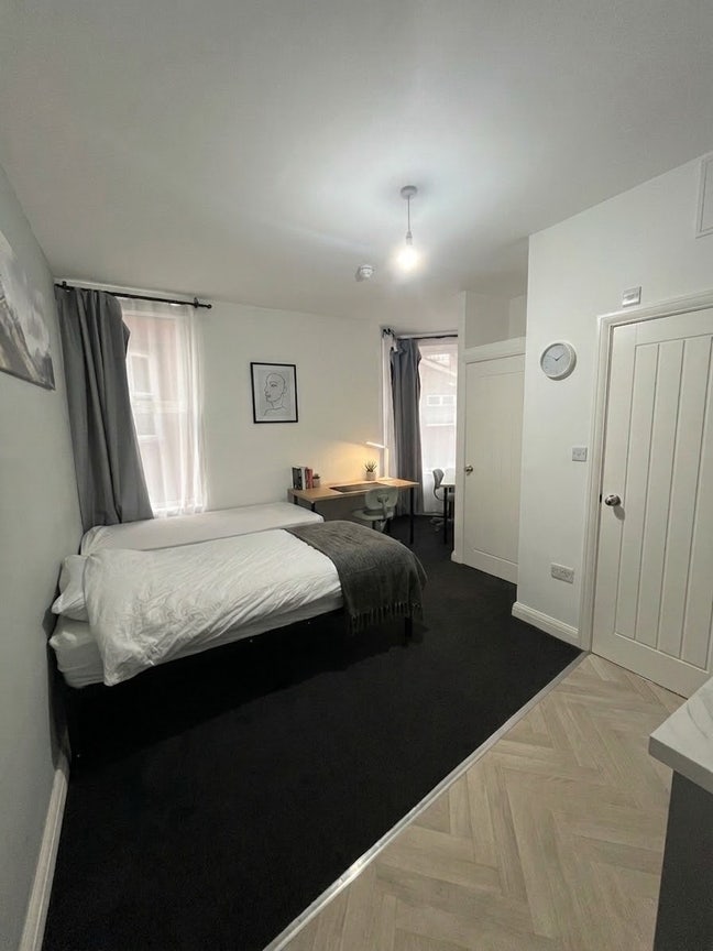 Modern Studio Close to Manchester City Centre Main Photo