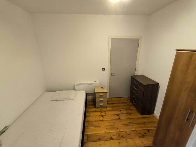 Double room in Aldgate East (E1)| &pound;1,100| From Nov Main Photo